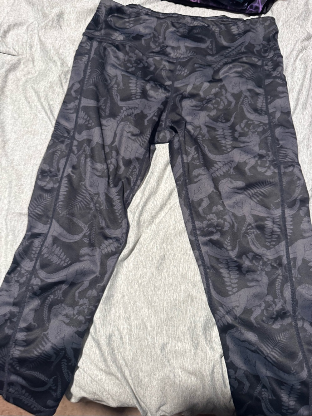 CVG T-Flex Dinosaur Capri Leggings Size L Black Gray
